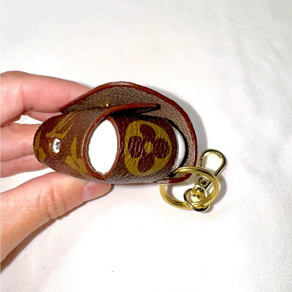 ♻️ AirPods Pro case Monogram ♻️ Hand crafted - Picture 3 of 10